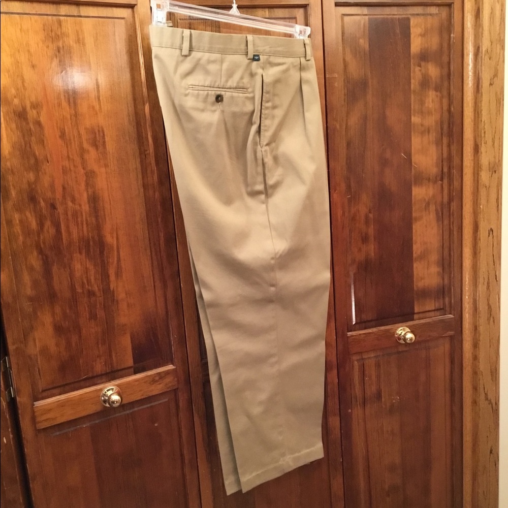 Man’s pants, waist 42